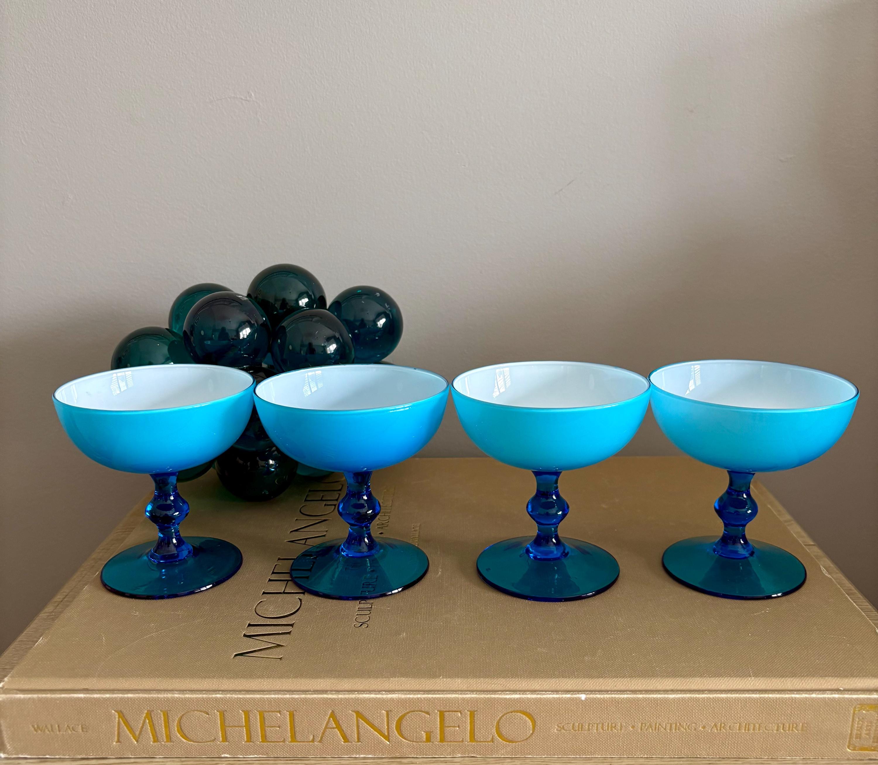 保管品 レトロ carlo moretti ブルーガラス 工芸品 高さ約25㎝ CARLO MORETTI Cased Glass Sky Blue Coupe Glasses, Set of 4
