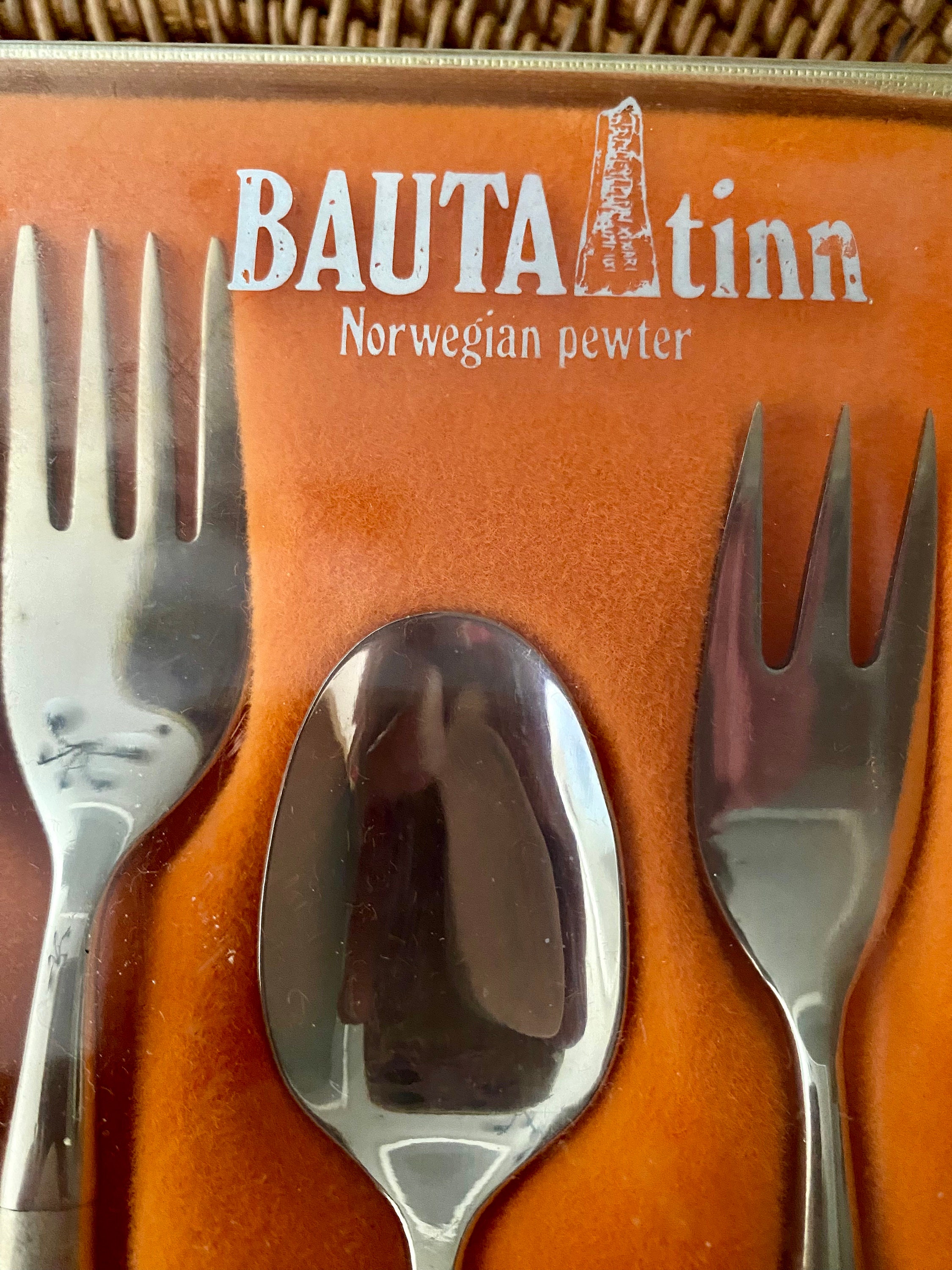 ヴィンテージノルウェーピューター食器セット、MCMスクロールデザイン