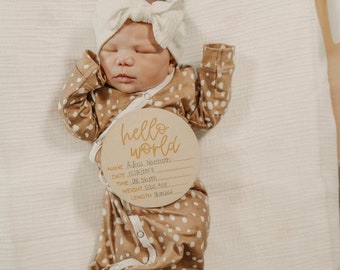 Baby Birth Stats Sign and Gift, Baby Hospital Photography Prop, Newborn Baby Wooden Circle Sign