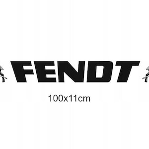 Op de afbeelding: Zwart FENDT-logo met twee paardenwagens op een witte achtergrond. De tekst "FENDT" is vetgedrukt, zonder schreef. De afmetingen zijn 100 cm x 11 cm.