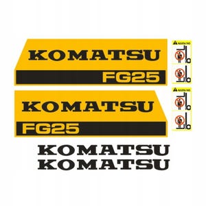 Può includere: Decalcomanie Komatsu FG25 gialle e nere. Le decalcomanie includono il logo Komatsu e la designazione del modello FG25. Sono incluse anche etichette di avvertimento con un simbolo di carrello elevatore e una persona.