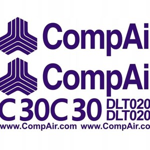 Op de afbeelding: Witte achtergrond met het CompAir-logo in donkerblauw. Het logo is een gestileerd geometrisch ontwerp. Tekst bevat "CompAir", "C30C30", "DLT0206" en de website www.CompAir.com.