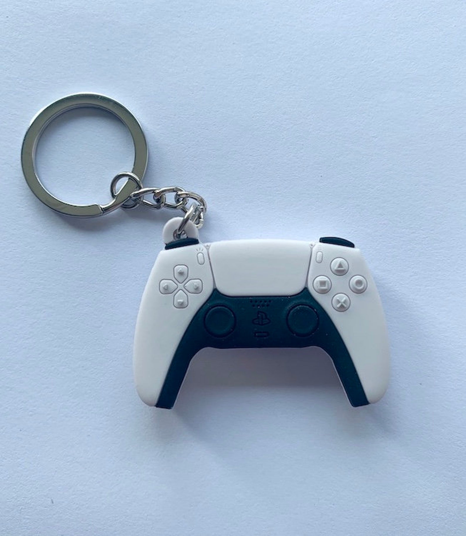 Game Controller Keychain 6 Colors Video Game Controller Keychain Keyring Ornament, Scale