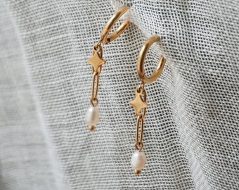 Season earrings - mini hoop earrings with star and freshwater pearl