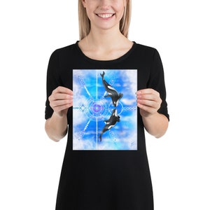 Puede incluir: Dos orcas, o ballenas asesinas, negras y blancas, nadan en un patrón geométrico azul y blanco. Las orcas se miran y parecen interactuar. El fondo es una acuarela azul y blanca.