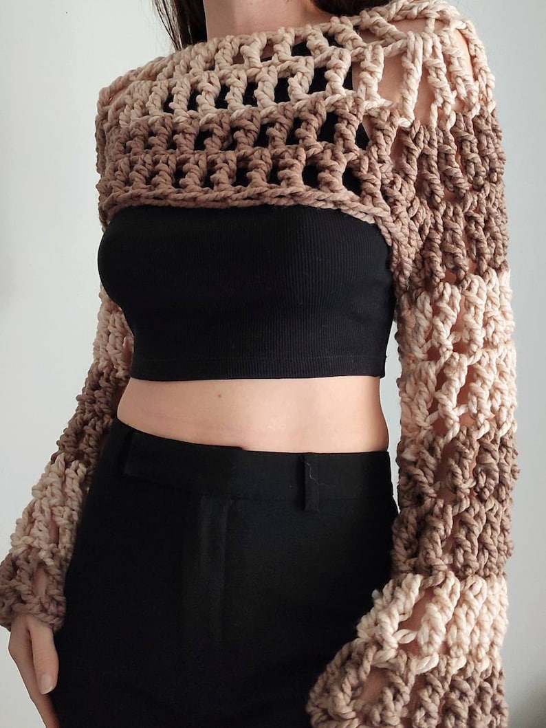 Oversized hand knit chunky shrug in brown and beige crochet handmade wool blend bolero, women's knitwear, mesh winter layer thick crop top zdjęcie 3