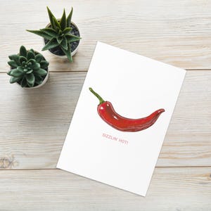 Blanco Sizzlin' Chilli Pepper-wenskaart met envelop | Luxe geïllustreerd pittig eten zomer eenvoudig minimalistisch esthetiek | Verschillende maten