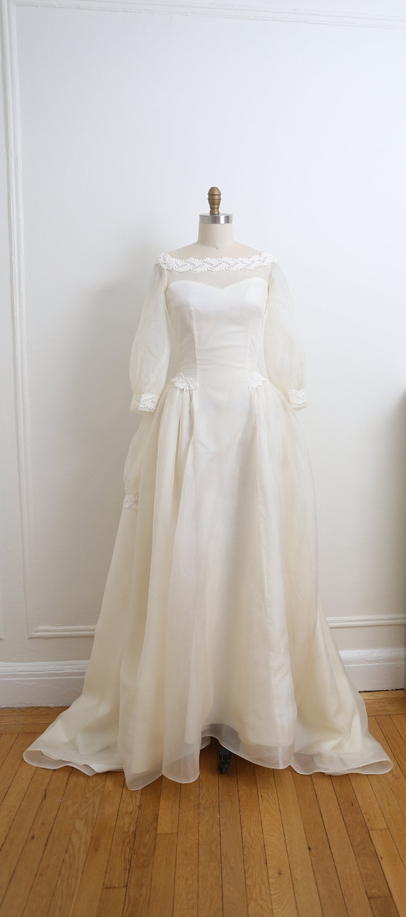 VINTAGE 1950's Wedding Gown and veil, Ivory long s