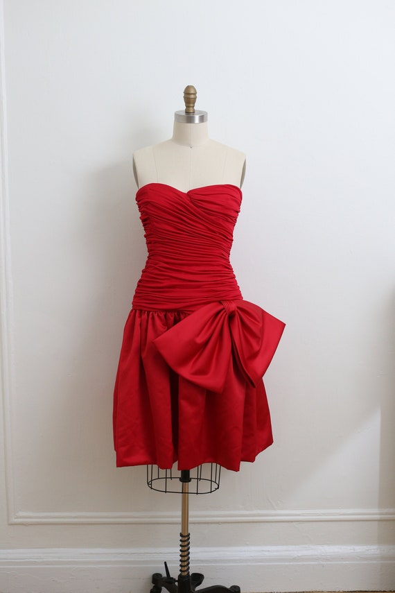 VINTAGE 1980's RED strapless cocktail dress with l