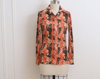 VINTAGE 1970'S Rayon jersey abstract print long sleeve groovy button-down collared women's shirt/blouse Brown/orange