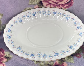 Charming Vintage ‘Royal Albert’ “Memory Lane” Gravy > Sauce Boat ‘Platter’ ONLY. Perfect Replacement China.