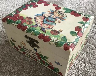 Vintage Made in India Lacquer jewellery box Pappier Machie 12*7*8 cm