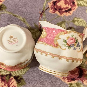 Enchanting Vintage Royal Albert Lady Carlyle Malvern Shape Jug & Open Sugar Bowl, English Bone China. image 8