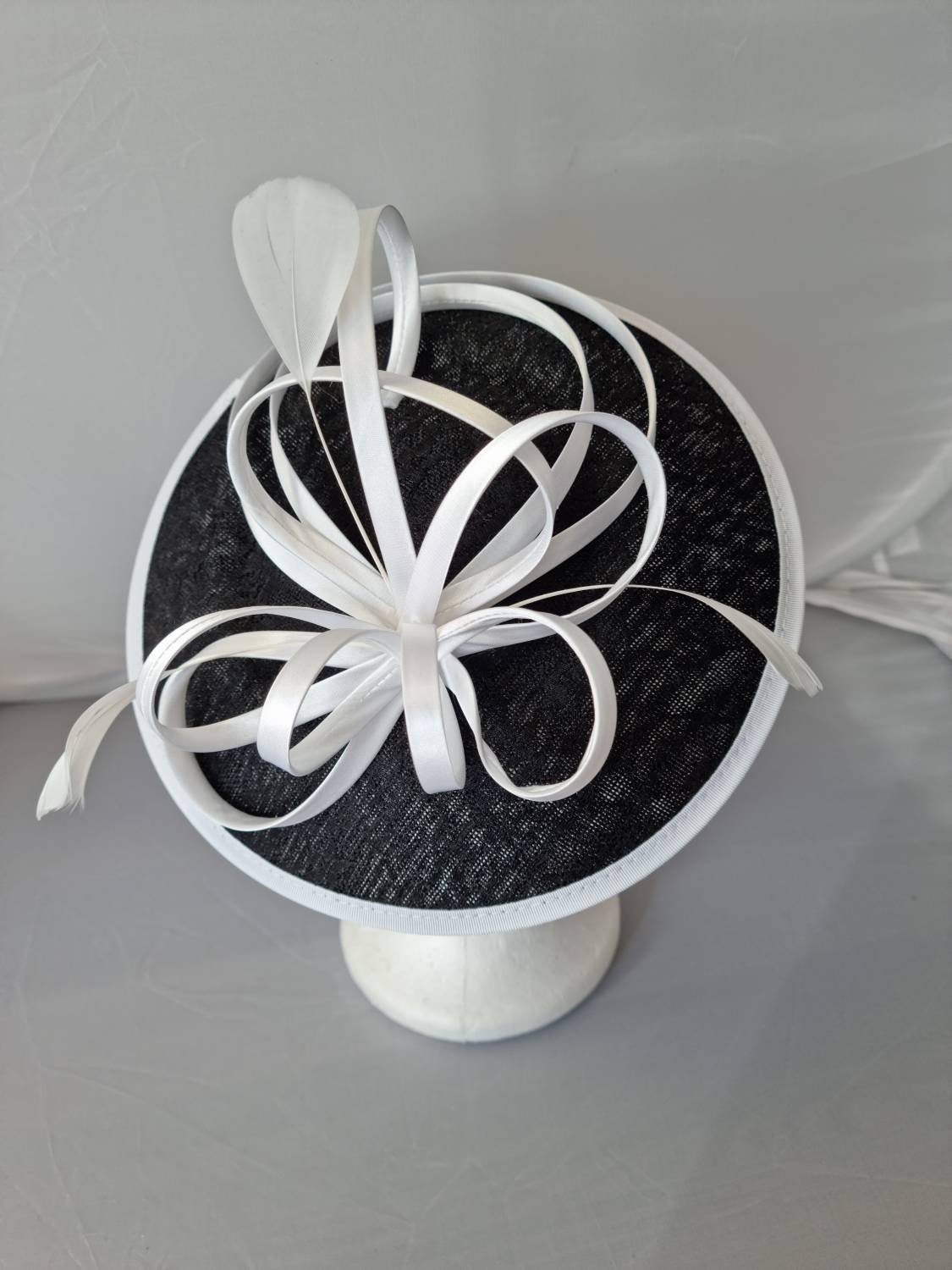 Round Fascinator Hatinator With Band 