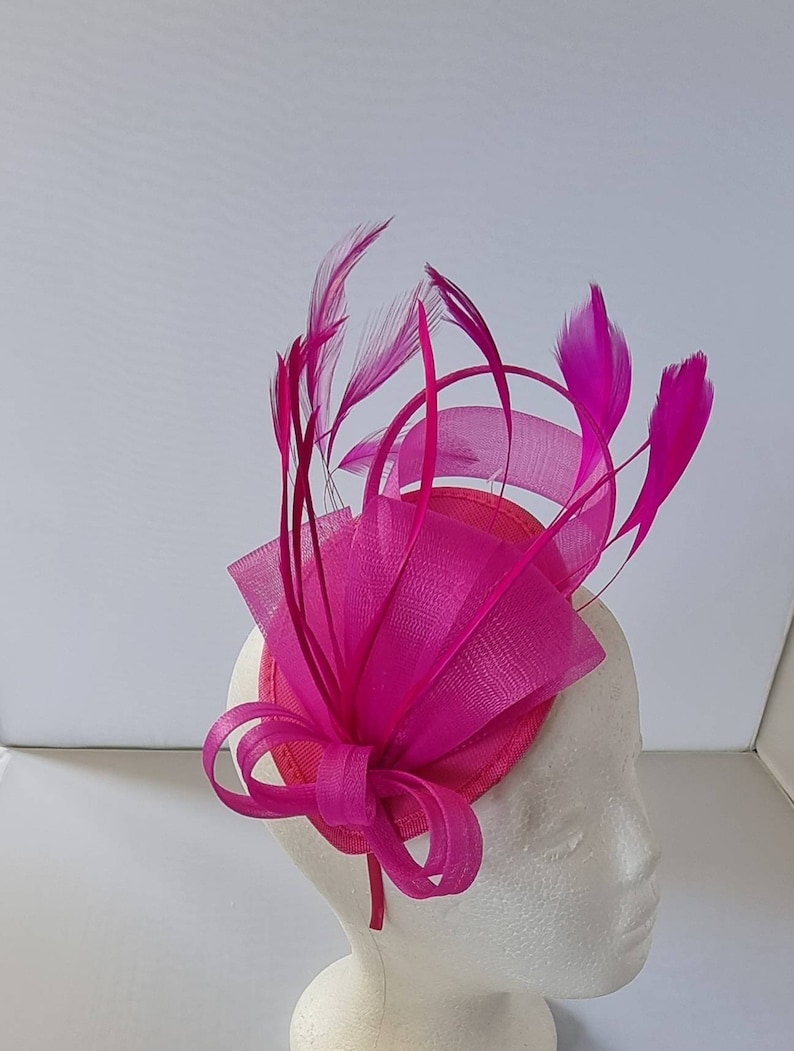 Nouveau fascinateur Hatinator fuchsia avec serre-tête Mariages Races, Ascot, Kentucky Derby, Melbourne Cup Petite taille image 1