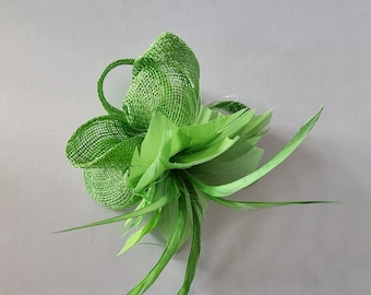 New Bright Green Colour Flower Hatinator with Clip Weddings Races, Ascot, Kentucky Derby, Melbourne Cup - Small Size