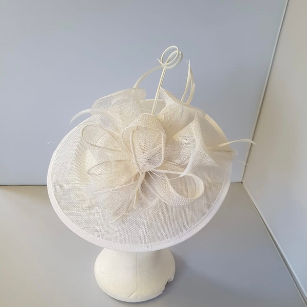 New White Colour Round Fascinator Hatinator with Band & Clip Weddings Races, Ascot, Kentucky Derby, Melbourne Cup