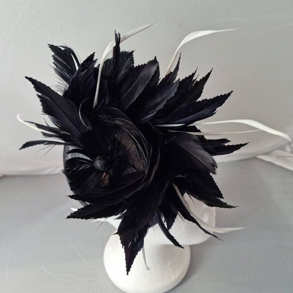 New Black Colour With White Feather Round Fascinator Hatinator with Band & Clip Weddings Races, Ascot, Kentucky Derby, Melbourne Cup