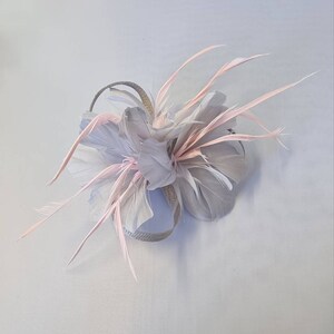 New Light Grey and Pink Colour Flower Hatinator with Clip Weddings Races, Ascot, Kentucky Derby, Melbourne Cup - Small Size