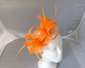 Nuovo Fascinator Hatinator di colore arancione con fascia e clip Gare per matrimoni, Ascot, Kentucky Derby, Melbourne Cup - Taglia piccola