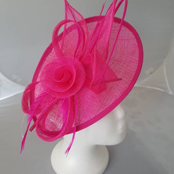 Fascinator Hatinator rose fuchsia avec bague et clip pour mariages, courses, Ascot, Kentucky Derby, Melbourne Cup