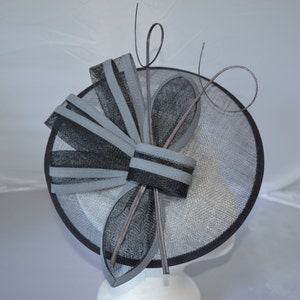 New Navy White Round Fascinator Hatinator with Band & Clip Weddings Races, Ascot, Kentucky Derby, Melbourne Cup image 5