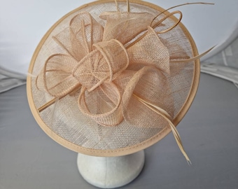 New Champagne Colour Round Fascinator Hatinator with Band & Clip Weddings Races, Ascot, Kentucky Derby, Melbourne Cup