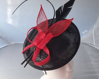 Nouvelle couleur noire et rouge Fascinator rond Hatinator avec bande et clip mariages courses, Ascot, Kentucky Derby, Melbourne Cup