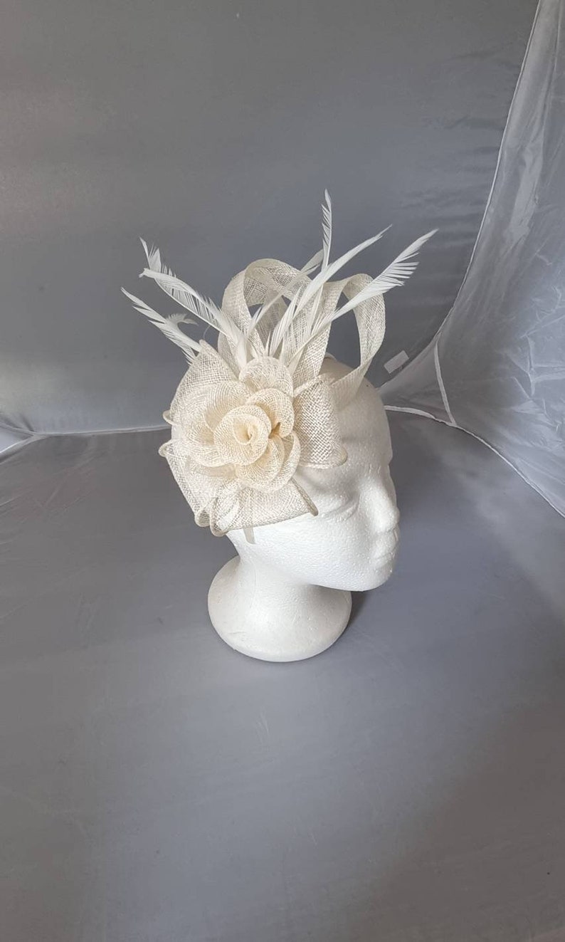 Neue Creme Farbe Fascinator Hatinator mit Band & Clip Hochzeiten Rassen, Ascot, Kentucky Derby, Bordeaux Cup Kleine Größe Bild 1