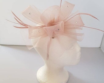 New Blush Pink,Light Pink ,Pale Pink Fascinator Hatinator with Band & Clip Weddings Races, Ascot, Kentucky Derby, Melbourne Cup - Small Size