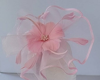 Bibis Hatinator rose layette avec bague et clip pour mariages, courses, Ascot, Kentucky Derby, Melbourne Cup