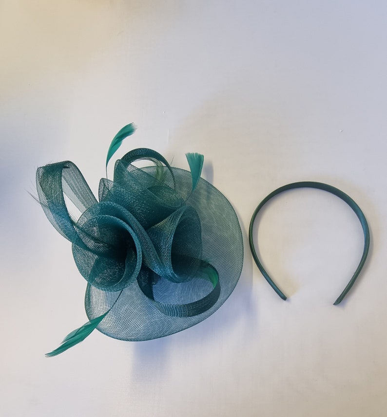 New Emerald Green Colour Fascinator Hatinator with Band & Clip Weddings Races, Ascot, Kentucky Derby, Melbourne Cup Small Size image 4