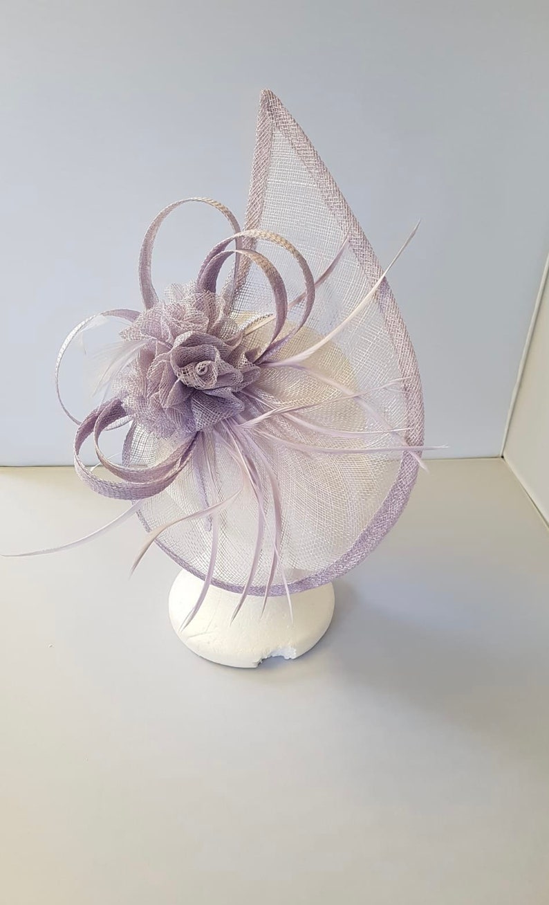 Neuer fliederfarbener Fascinator Hatinator mit Band und Clip in weiteren Farben, Hochzeiten, Rennen, Ascot, Kentucky Derby, Melbourne Cup Bild 2