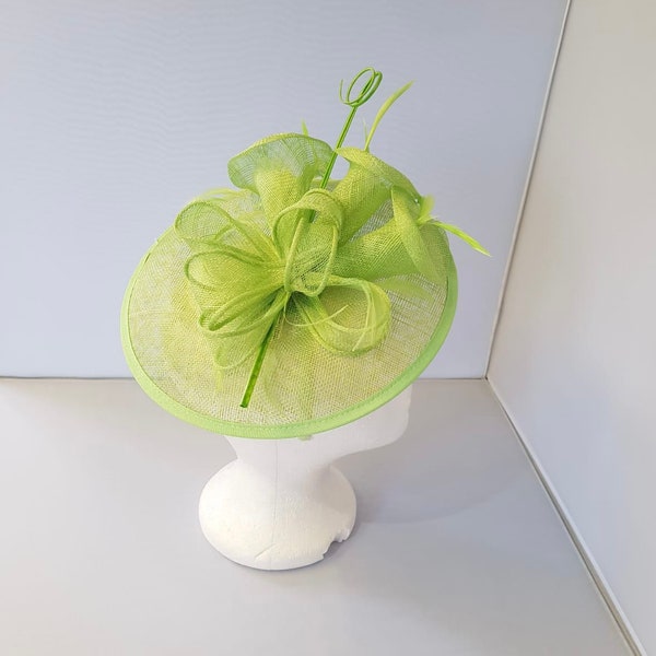 Bibis Hatinator rond vert lime avec bague et clip pour mariages, courses, Ascot, Kentucky Derby, Melbourne Cup