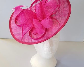 Nouveau fascinator hatinator rose vif avec bracelet et clip avec plus de couleurs Mariages Courses, Ascot, Kentucky Derby, Melbourne Cup