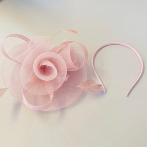 Nouveau fascinator hatinator rose pâle, rose clair avec bracelet et clip pour mariages, courses, Ascot, Kentucky Derby, Melbourne Cup Petite taille image 5