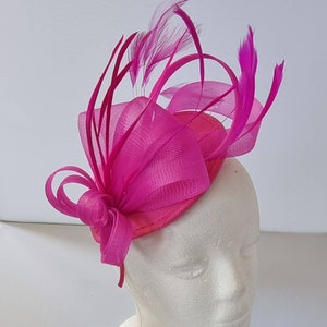 Nouveau fascinateur Hatinator fuchsia avec serre-tête Mariages Races, Ascot, Kentucky Derby, Melbourne Cup Petite taille image 2