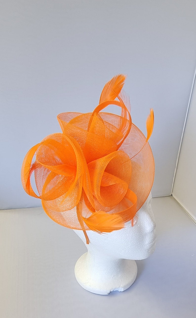 Bibis Hatinator orange neuf avec bague et clip pour mariages courses, Ascot, Kentucky Derby, Melbourne Cup Petite taille image 1