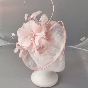 New Pale Pink,Light Pink Colour Fascinator Hatinator with Band & Clip Weddings Races, Ascot, Kentucky Derby, Melbourne Cup