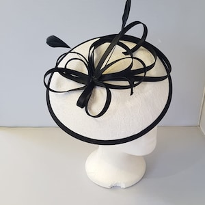 New White and Black Round Fascinator Hatinator with Band & Clip Weddings Races, Ascot, Kentucky Derby, Melbourne Cup