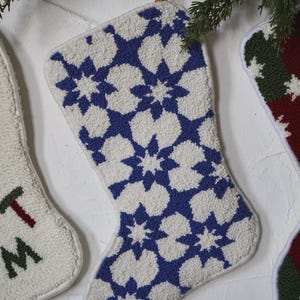 Weihnachtsstrumpf, gestickter Weihnachtsstrumpf, Weihnachtsgeschenk, Punch Needle, Nadelspitze Strumpf, Weihnachtsstrumpf