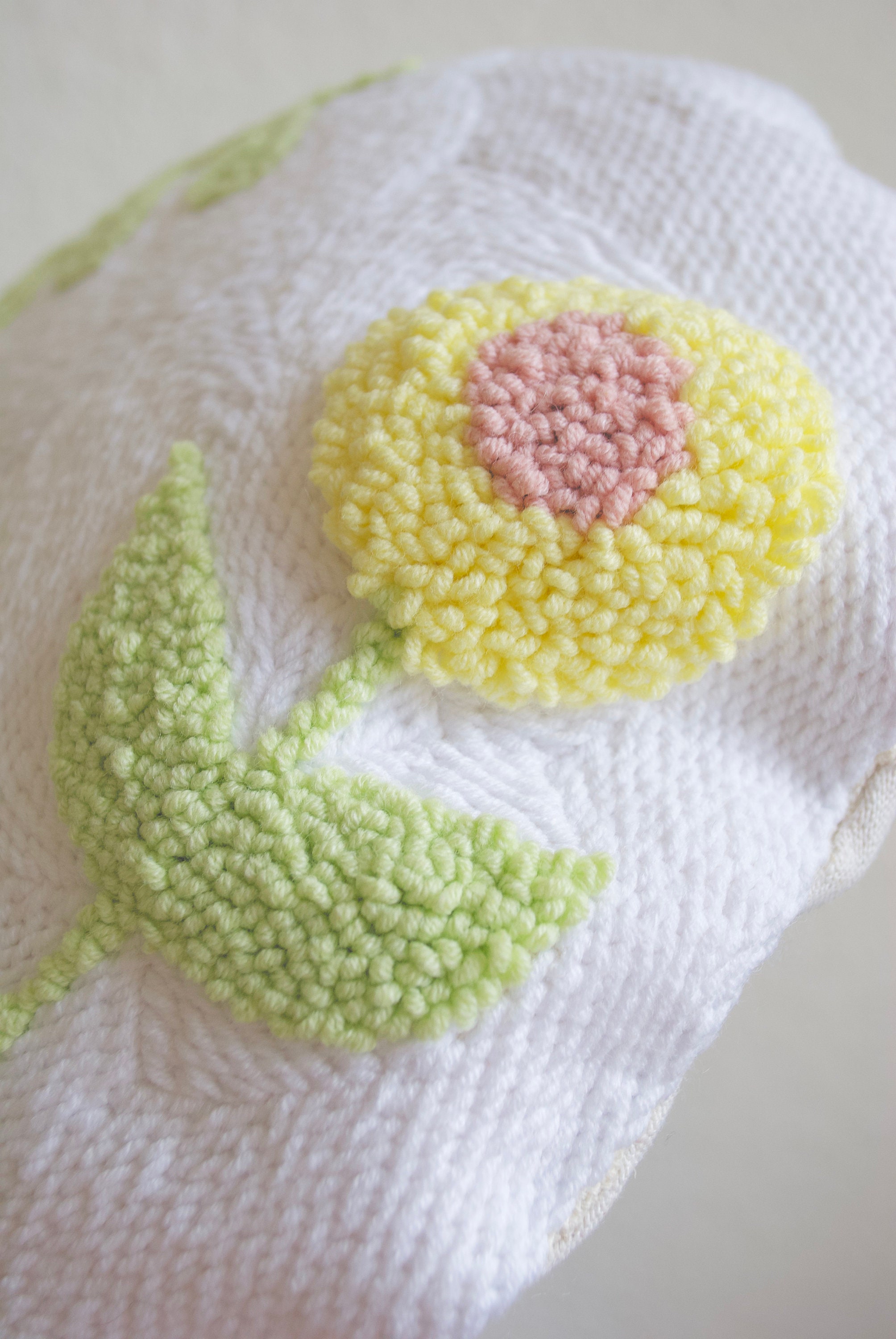 Punch Needle Floral Pillow Case / Abstract Embroidery Pillow / Etsy UK