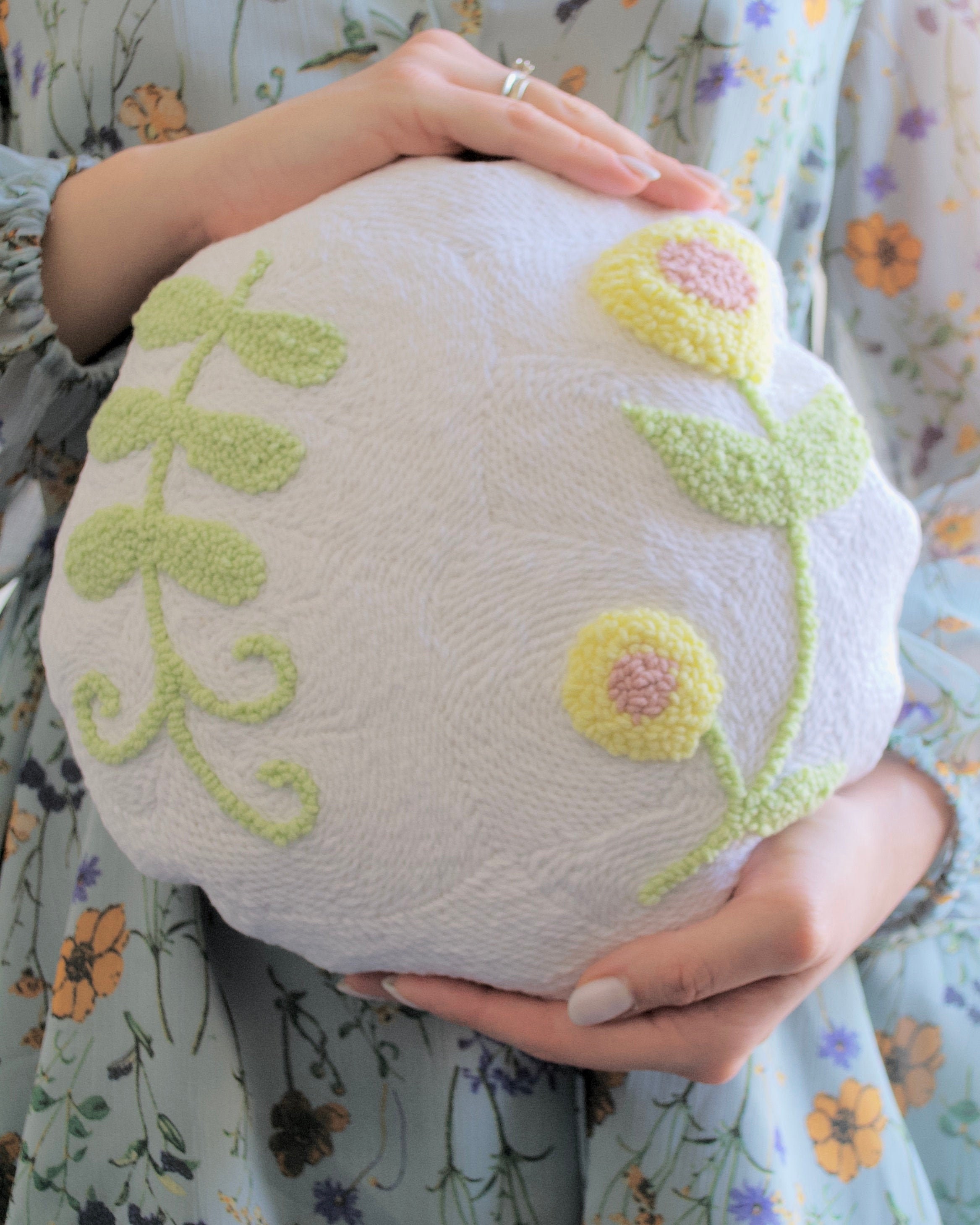 Punch Needle Floral Pillow Case / Abstract Embroidery Pillow / Etsy UK