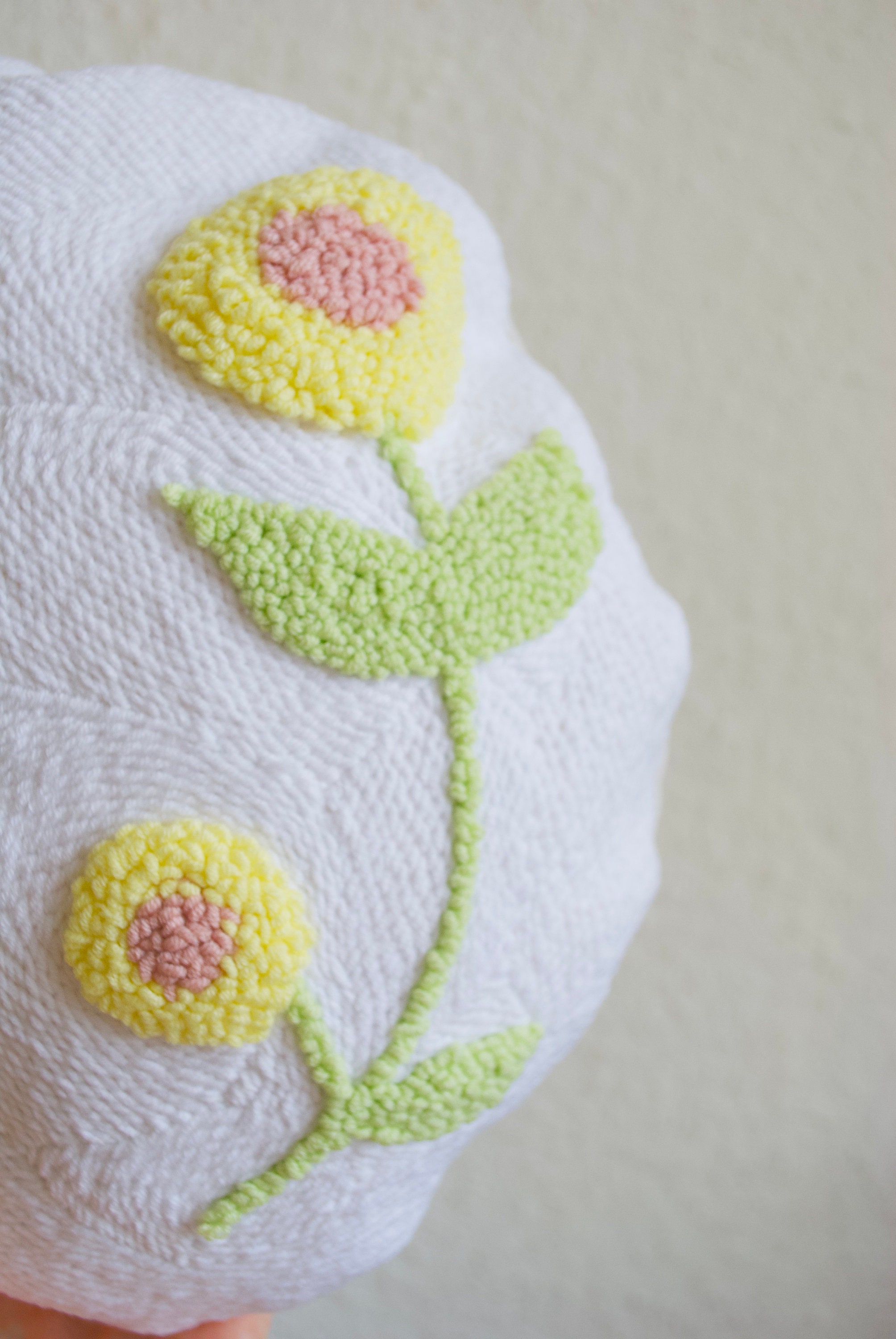 Punch Needle Floral Pillow Case / Abstract Embroidery Pillow / Etsy UK