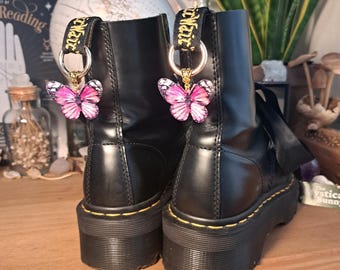 Pink Butterfly Boot Charms. Silver or Gold, 30x40mm charm, clip on boot shoe accessories. Boot decorations. Fairycore whimsical witchy