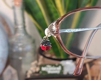 Silver or Gold Dainty Ladybug Charm Glasses Charms. 1x 10mm charm, sold individually. Cottagecore whimsical fairycore goblincore witchy