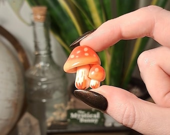 Red or Brown Mushroom Pin Badge. 28mm Resin Toadstool Brooch. Goblincore  Witchy Fairycore Cottagecore Forestcore Whimsical Whimsitwee