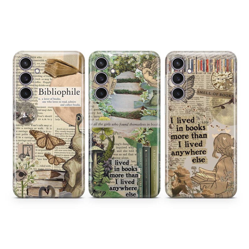 K&ouml;nnte beinhalten: Drei Handyh&uuml;llen mit einer Collage aus Vintage-Buchcovern, Illustrationen und Text. Der Text auf den H&uuml;llen lautet "Bibliophile", "Ich habe mehr in B&uuml;chern gelebt als irgendwo sonst", und "Geruch von B&uuml;chern".