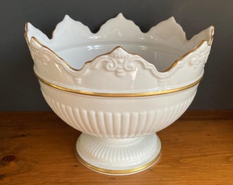 Vintage Mottahedeh Italy Gold Trim Embossed Pedestal Fruit Serving Bowl
