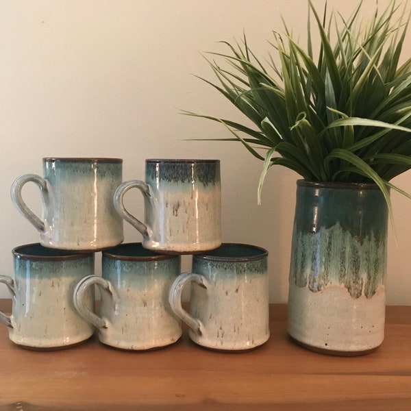 Mid Century Pottery Signed Lee Mugs and Vase